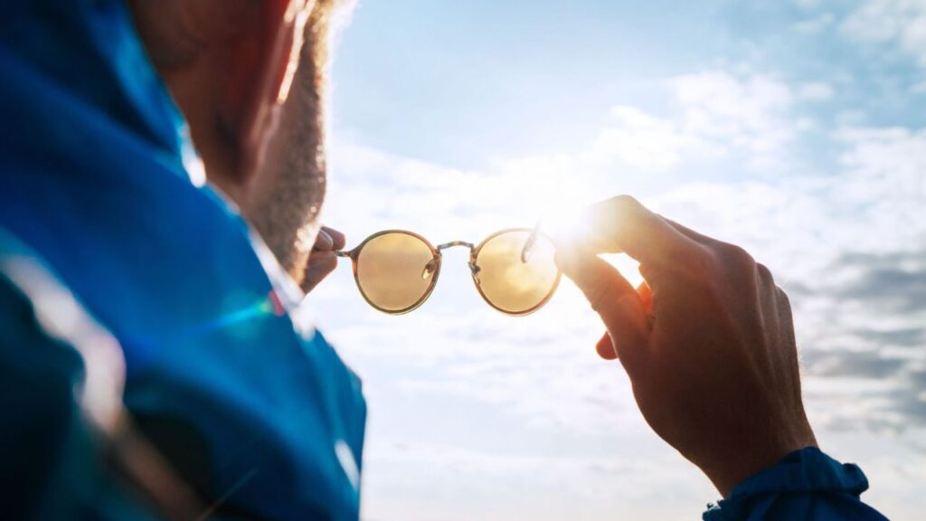 perigos dos óculos de sol falsificados