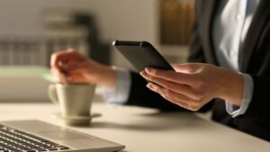 celular faz mal para os olhos