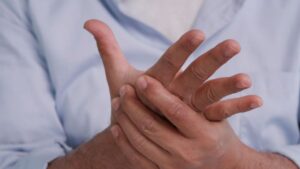 formigamento nas mãos