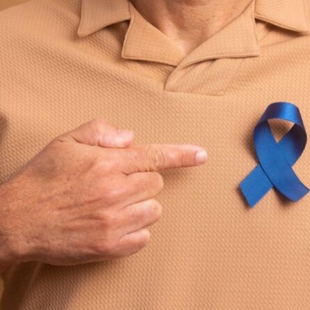 homem apoiando prevenção câncer de próstata