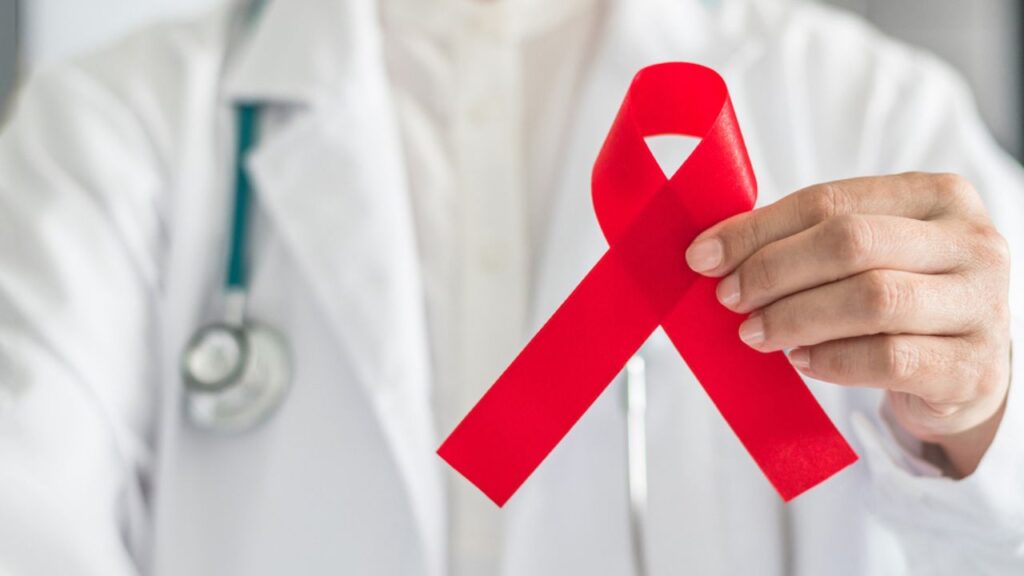 médico apoiando prevenção da Aids