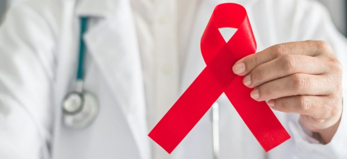 médico apoiando prevenção da Aids