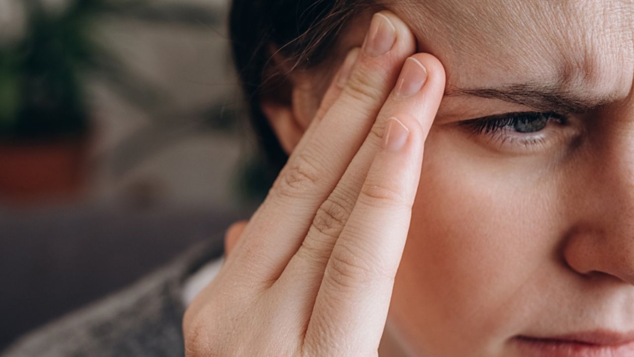 paciente pensando em se consultar por causa de esgotamento físico e mental