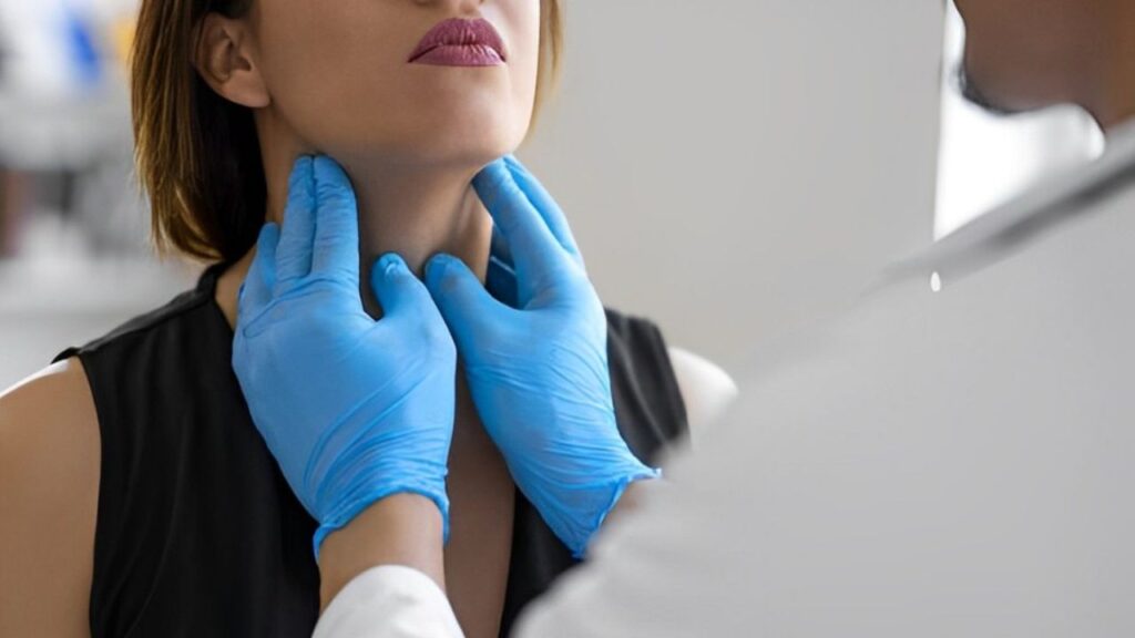 Como melhorar dor de garganta: 8 dicas para melhorar rapidamente
