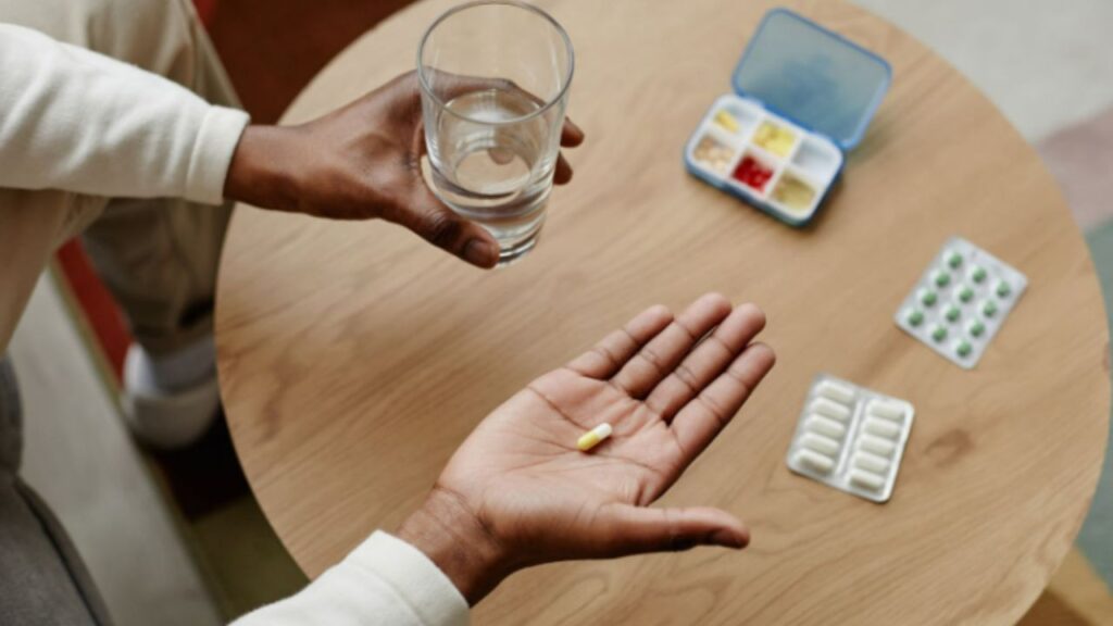 Entenda como o uso prolongado de medicamentos pode afetar os rins