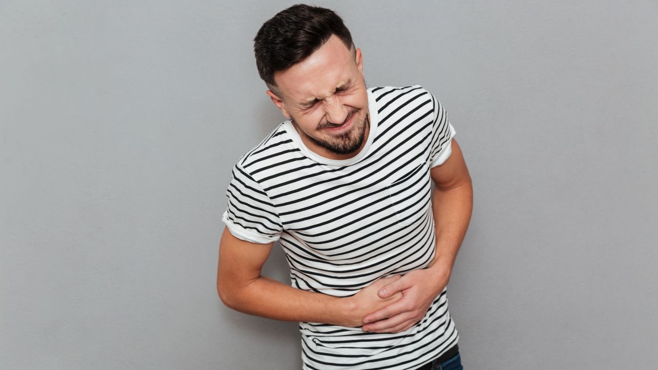 Dor forte na boca do estômago e nas costas