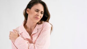 Dor no braço direito